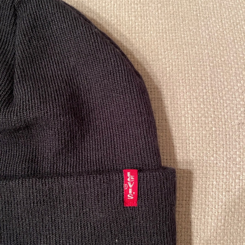 Levi’s Beanie - Picture 2 of 5